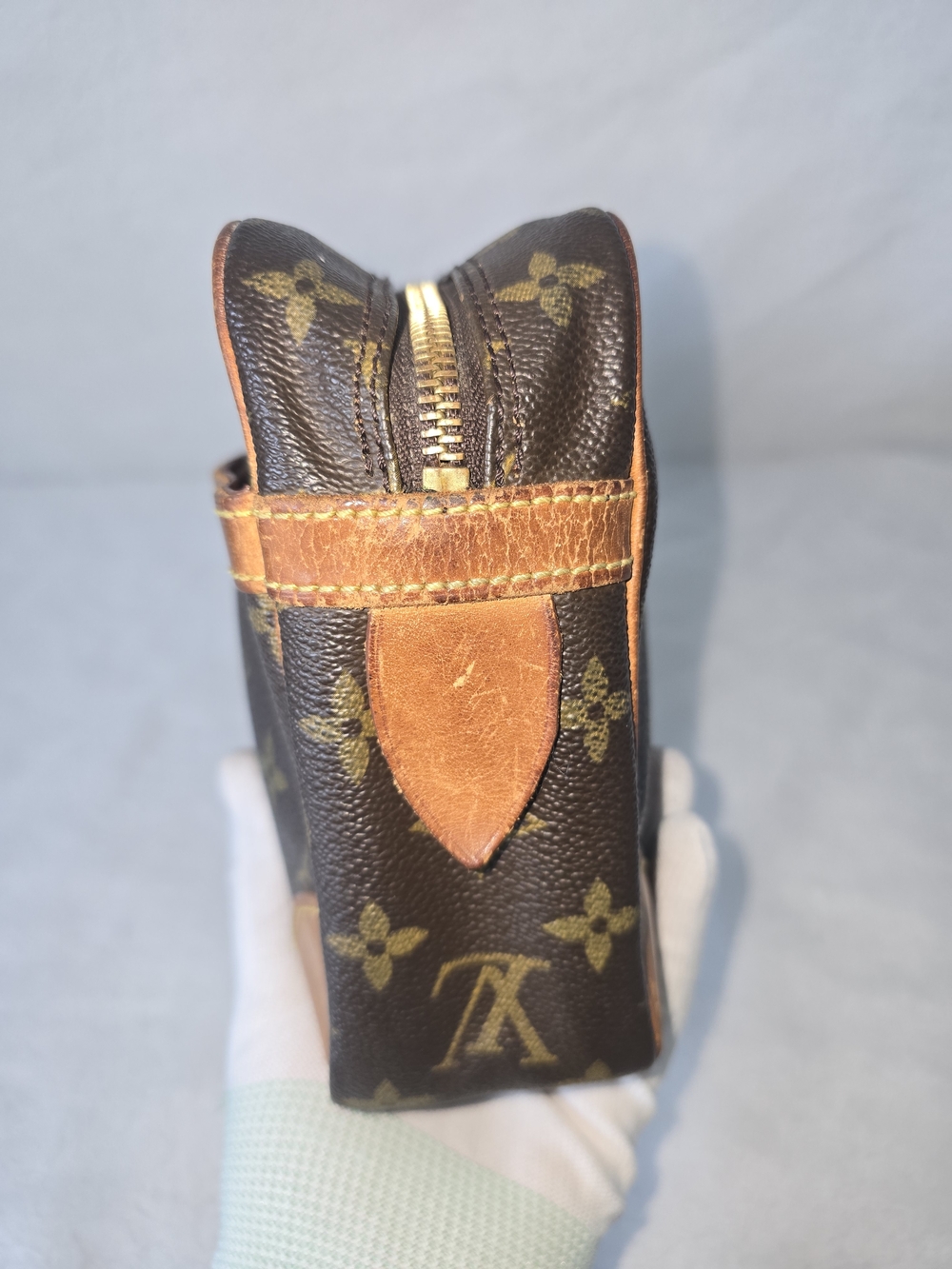 Louis Vuitton Monogram Canvas Unisex Pouch/Clutch - Picture 8 of 13